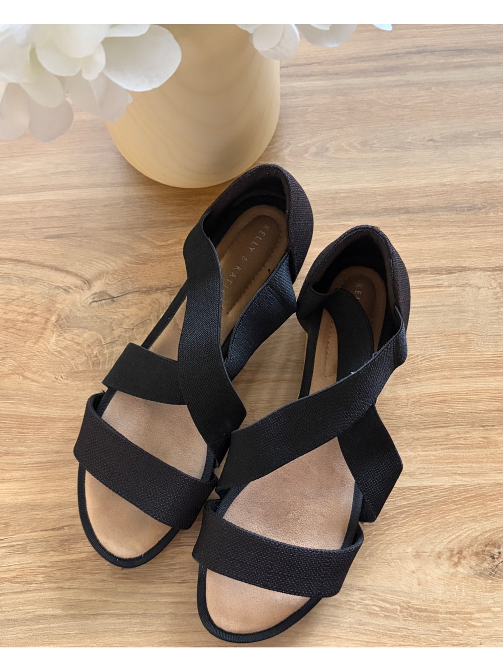 Kelly & Katie Black Strap Sandals